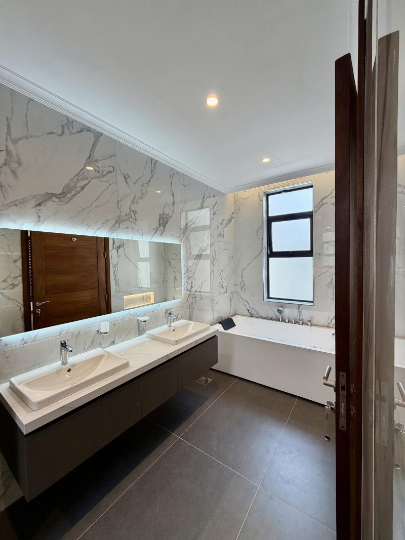 4 Bedroom Bespoke Villa for Rent in  Lavington  photo 5
