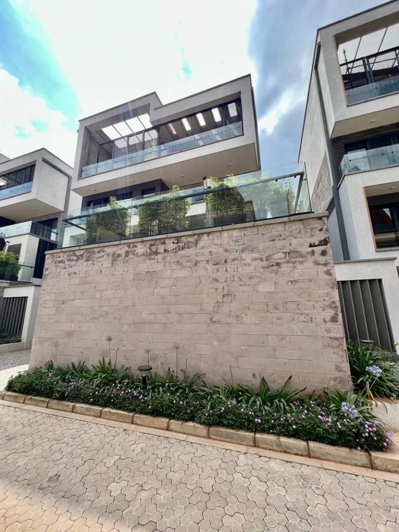 4 Bedroom Luxury Villa with Private Pool for Sale in Lavington 
