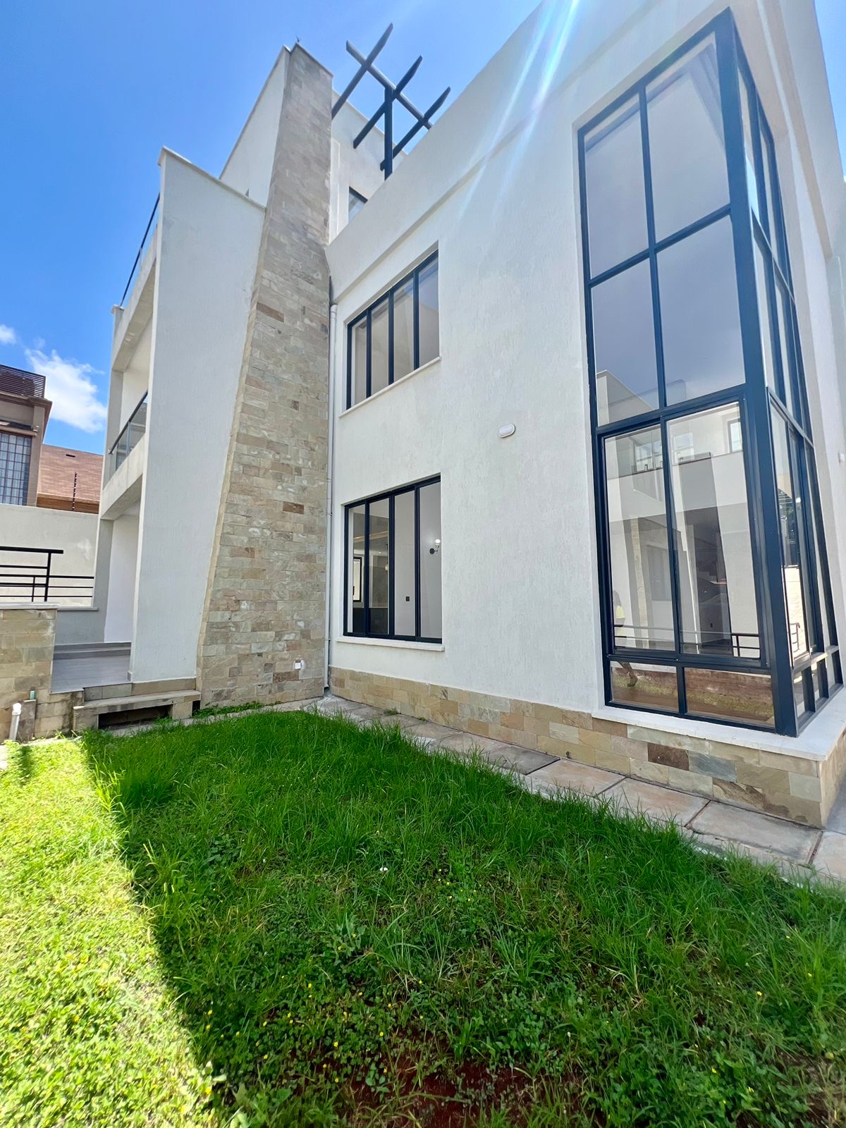 5 Bedroom Luxury Villa for Sale in Lavington | 707 Mbabane Villas