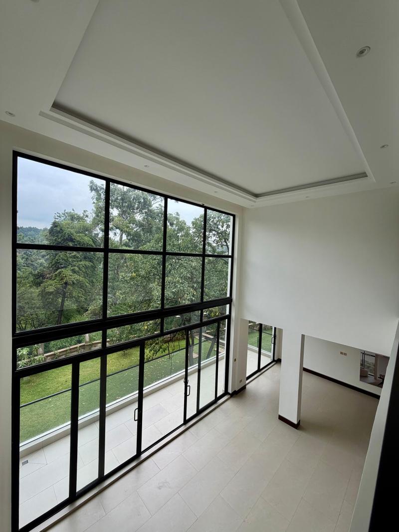 Luxury 5 bedroom Villas for sale on Peponi Road photo 2