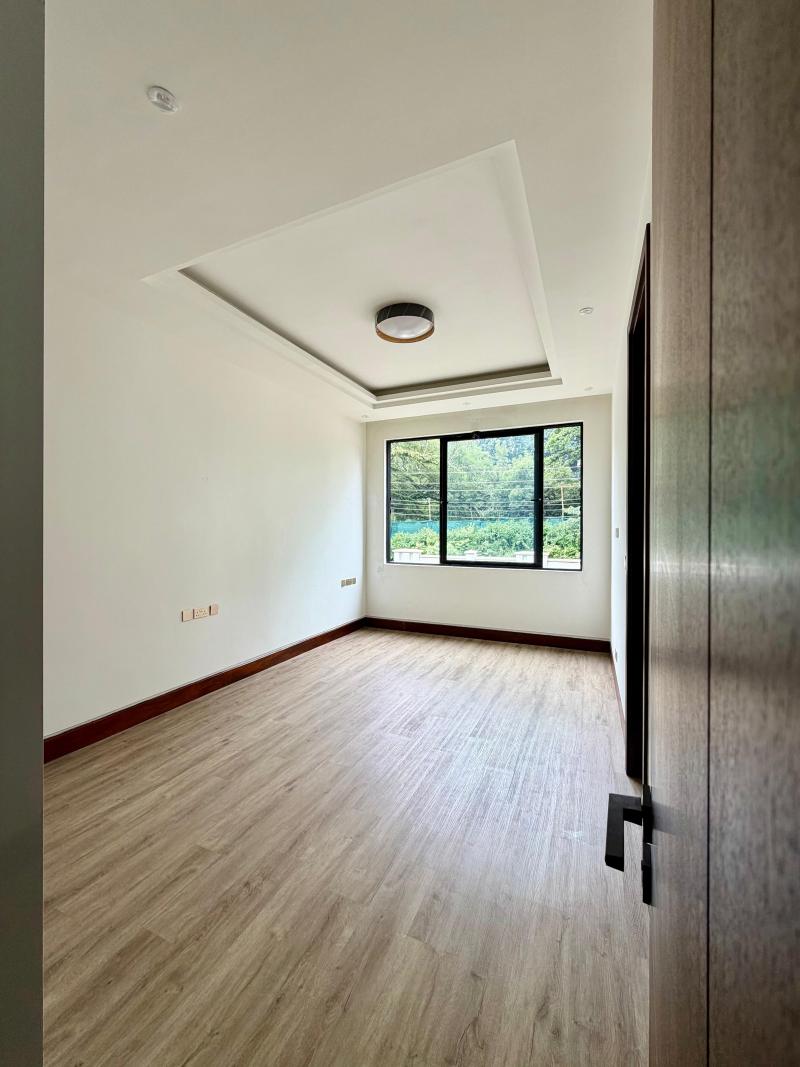 Luxury 5 bedroom Villas for sale on Peponi Road photo 4