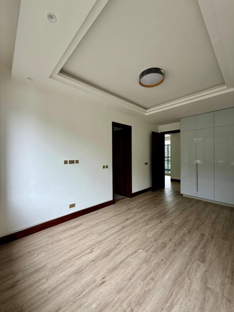 Luxury 5 bedroom Villas for sale on Peponi Road photo 6